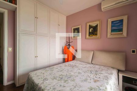 Apartamento à venda com 214m², 4 quartos e 3 vagas Apartamento à venda com 214m², 4 quartos e 3 vagasQuarto 1