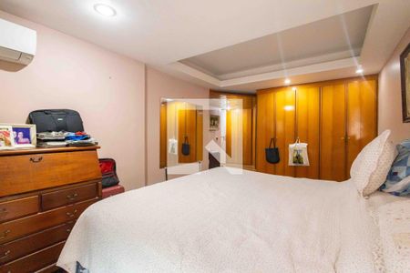 Apartamento à venda com 214m², 4 quartos e 3 vagas Apartamento à venda com 214m², 4 quartos e 3 vagasSuíte 2