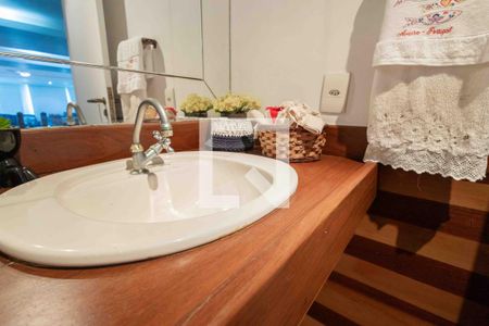 Apartamento à venda com 214m², 4 quartos e 3 vagas Apartamento à venda com 214m², 4 quartos e 3 vagasLavabo