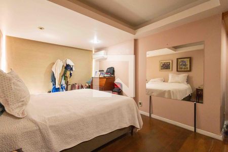 Apartamento à venda com 214m², 4 quartos e 3 vagas Apartamento à venda com 214m², 4 quartos e 3 vagasSuíte 2