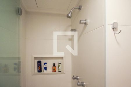 Banheiro de kitnet/studio para alugar com 1 quarto, 22m² em Indianópolis, São Paulo