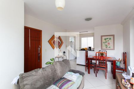 Sala de apartamento à venda com 2 quartos, 58m² em São Sebastião, Belo Horizonte