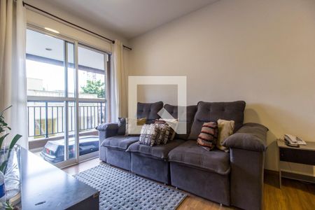 Sala de TV de apartamento para alugar com 2 quartos, 76m² em Jardim Tupanci, Barueri