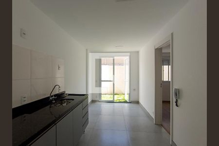 Sala/Cozinha de kitnet/studio para alugar com 1 quarto, 34m² em Água Branca, São Paulo