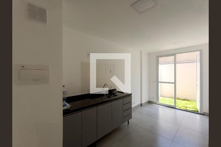 Sala/Cozinha de kitnet/studio para alugar com 1 quarto, 34m² em Água Branca, São Paulo