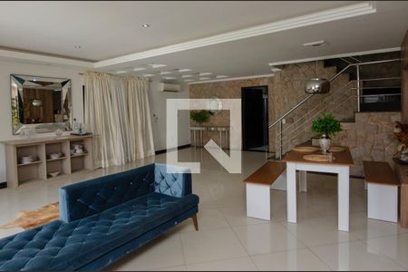 Casa de condomínio para alugar com 620m², 4 quartos e 4 vagasSala 