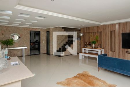 Sala  de casa de condomínio para alugar com 4 quartos, 620m² em Vargem Pequena, Rio de Janeiro