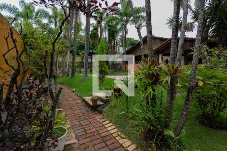 Casa de condomínio à venda com 555m², 4 quartos e 4 vagas Casa de condomínio à venda com 555m², 4 quartos e 4 vagasJardim