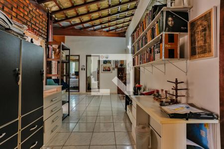 Casa de condomínio à venda com 555m², 4 quartos e 4 vagas Casa de condomínio à venda com 555m², 4 quartos e 4 vagasCorredor