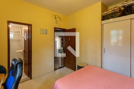 Casa de condomínio à venda com 555m², 4 quartos e 4 vagas Casa de condomínio à venda com 555m², 4 quartos e 4 vagasSuíte 4