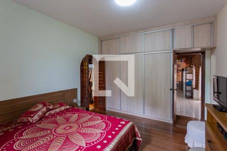 Casa de condomínio à venda com 555m², 4 quartos e 4 vagas Casa de condomínio à venda com 555m², 4 quartos e 4 vagasSuíte 2