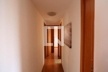 Corredor de apartamento à venda com 3 quartos, 110m² em Palmares, Belo Horizonte