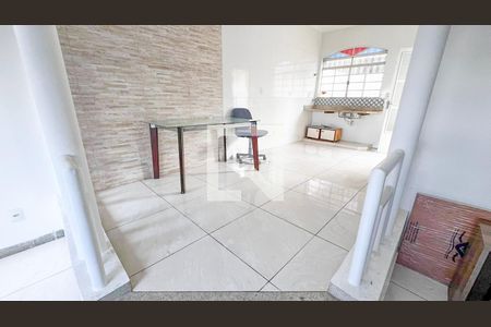 Sala de casa à venda com 4 quartos, 175m² em Dona Clara, Belo Horizonte