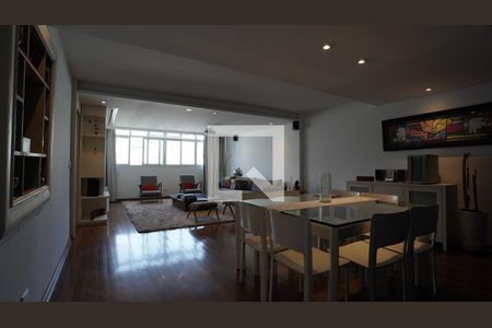 Apartamento para alugar com 140m², 2 quartos e 2 vagasSala