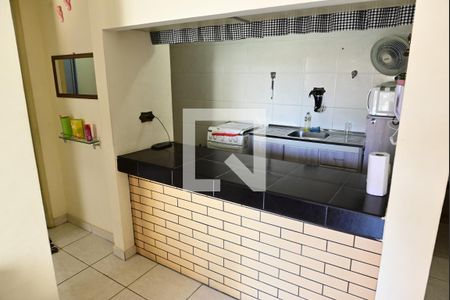 Cozinha de apartamento para alugar com 1 quarto, 42m² em Vila Caiçara, Praia Grande