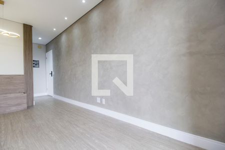 Sala de TV de apartamento à venda com 2 quartos, 56m² em Jardim Tupanci, Barueri