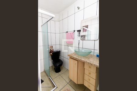 Casa à venda com 215m², 5 quartos e 2 vagas Casa à venda com 215m², 5 quartos e 2 vagasBanheiro