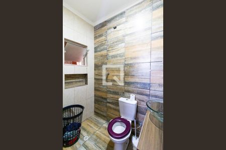 Casa à venda com 215m², 5 quartos e 2 vagas Casa à venda com 215m², 5 quartos e 2 vagasBanheiro casa 2