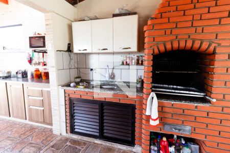 Casa à venda com 215m², 5 quartos e 2 vagas Casa à venda com 215m², 5 quartos e 2 vagasÁrea comum