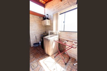 Casa à venda com 215m², 5 quartos e 2 vagas Casa à venda com 215m², 5 quartos e 2 vagasÁrea de serviço