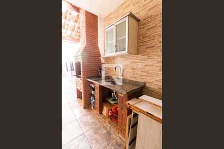 Casa à venda com 215m², 5 quartos e 2 vagas Casa à venda com 215m², 5 quartos e 2 vagasÁrea comum