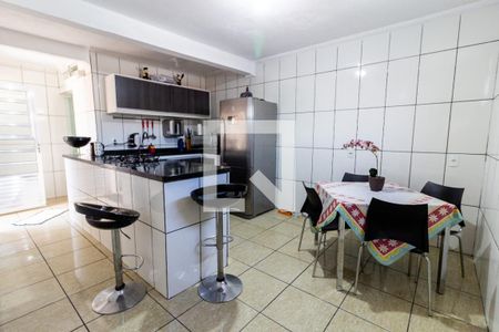 Casa à venda com 215m², 5 quartos e 2 vagas Casa à venda com 215m², 5 quartos e 2 vagasCozinha