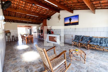 Casa à venda com 215m², 5 quartos e 2 vagas Casa à venda com 215m², 5 quartos e 2 vagasÁrea comum