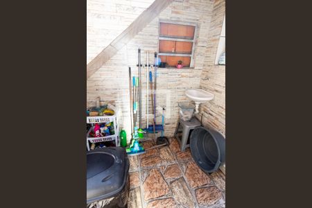 Casa à venda com 215m², 5 quartos e 2 vagas Casa à venda com 215m², 5 quartos e 2 vagasÁrea de serviço