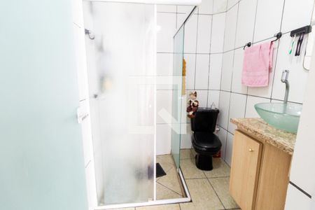 Casa à venda com 215m², 5 quartos e 2 vagas Casa à venda com 215m², 5 quartos e 2 vagasBanheiro