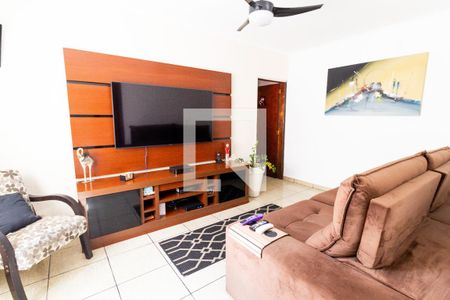 Casa à venda com 215m², 5 quartos e 2 vagasSala