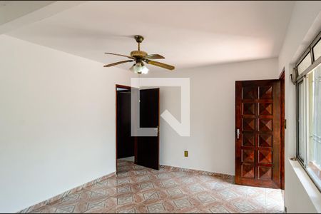 Sala de casa à venda com 4 quartos, 330m² em Cidade Domitila, São Paulo