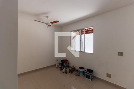 Sala de casa de condomínio para alugar com 2 quartos, 80m² em Jardim Guairaca, São Paulo