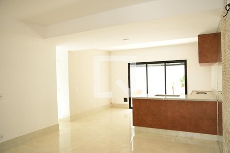Casa de condomínio para alugar com 150m², 4 quartos e 3 vagasSala
