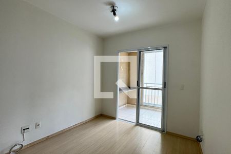 Sala de apartamento à venda com 3 quartos, 80m² em Jardim Tupanci, Barueri