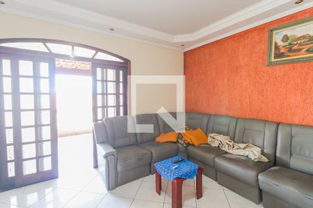 Casa à venda com 350m², 3 quartos e 4 vagasSala