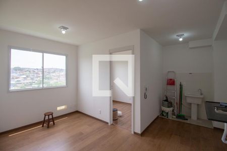 Sala de apartamento para alugar com 2 quartos, 35m² em Guaianazes, São Paulo