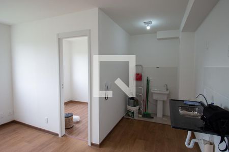 Sala de apartamento para alugar com 2 quartos, 35m² em Guaianazes, São Paulo