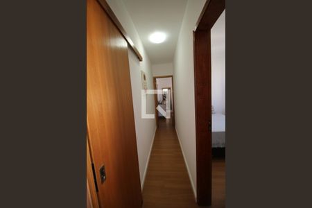 Corredor de apartamento à venda com 2 quartos, 59m² em Olaria, Rio de Janeiro