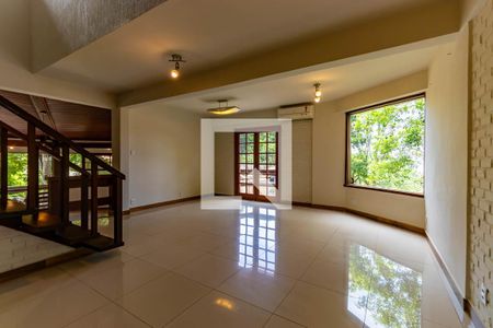 Sala 2 de casa à venda com 3 quartos, 385m² em Itaipu, Niterói