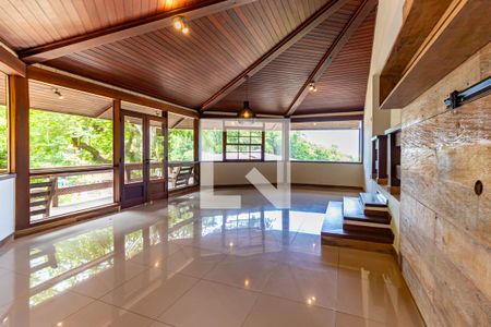 Sala 1 de casa para alugar com 3 quartos, 385m² em Itaipu, Niterói