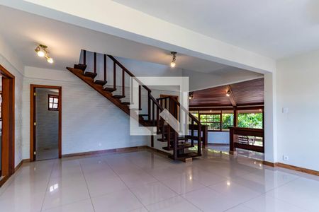 Sala 2 de casa à venda com 3 quartos, 385m² em Itaipu, Niterói