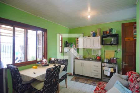 Casa à venda com 90m², 2 quartos e 2 vagasSala/Cozinha