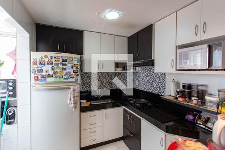 Cozinha de apartamento à venda com 3 quartos, 80m² em Itapoã, Belo Horizonte