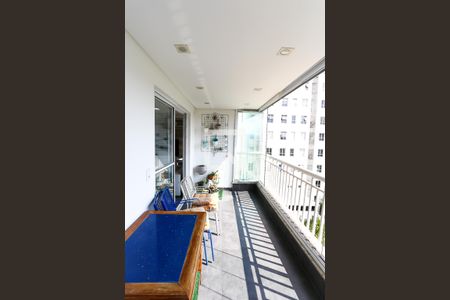 Varanda de apartamento à venda com 3 quartos, 107m² em Jardim Wanda, Taboão da Serra
