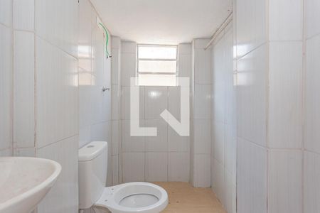 Banheiro de kitnet/studio para alugar com 1 quarto, 30m² em Jardim Patente Novo, São Paulo