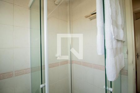 Banheiro de apartamento à venda com 2 quartos, 60m² em Vila Mazzei, São Paulo