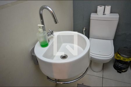 Lavabo de casa para alugar com 10 quartos, 400m² em Grajaú, Rio de Janeiro