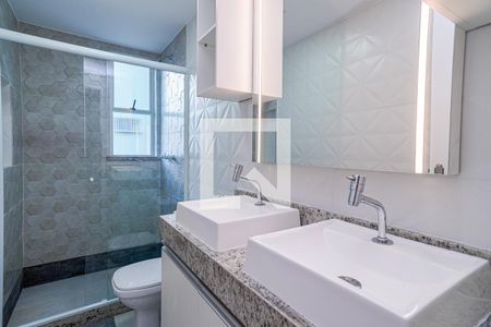 Banheiro de apartamento para alugar com 2 quartos, 80m² em Boa Viagem, Niterói