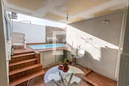 Apartamento para alugar com 247m², 4 quartos e 3 vagas Apartamento para alugar com 247m², 4 quartos e 3 vagasÁrea Externa