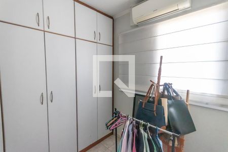 Apartamento para alugar com 247m², 4 quartos e 3 vagas Apartamento para alugar com 247m², 4 quartos e 3 vagasCloset